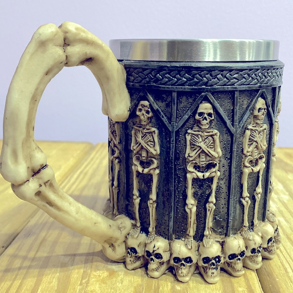 New Skulls & Bones Mug Tankard 3D Skeletons Cup Hot/Cold Mug by Shipwreck Design